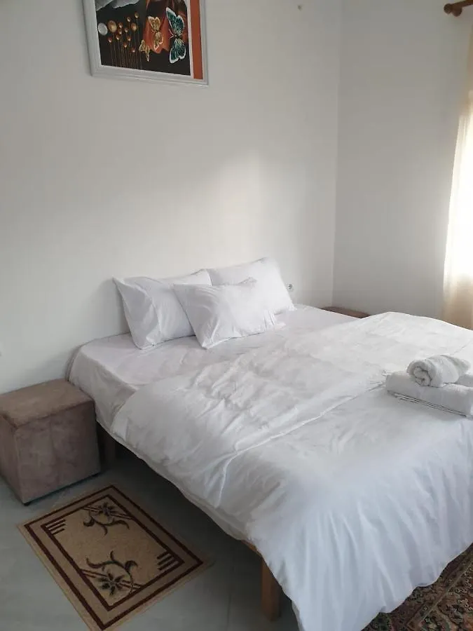 Bar-Restaurant-Hotel-Familja Klos Ξενοδοχείο