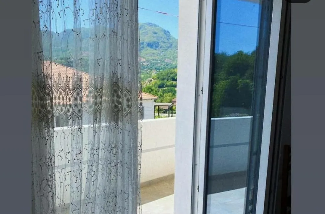 Bar-Restaurant-Hotel-Familja Klos Ξενοδοχείο