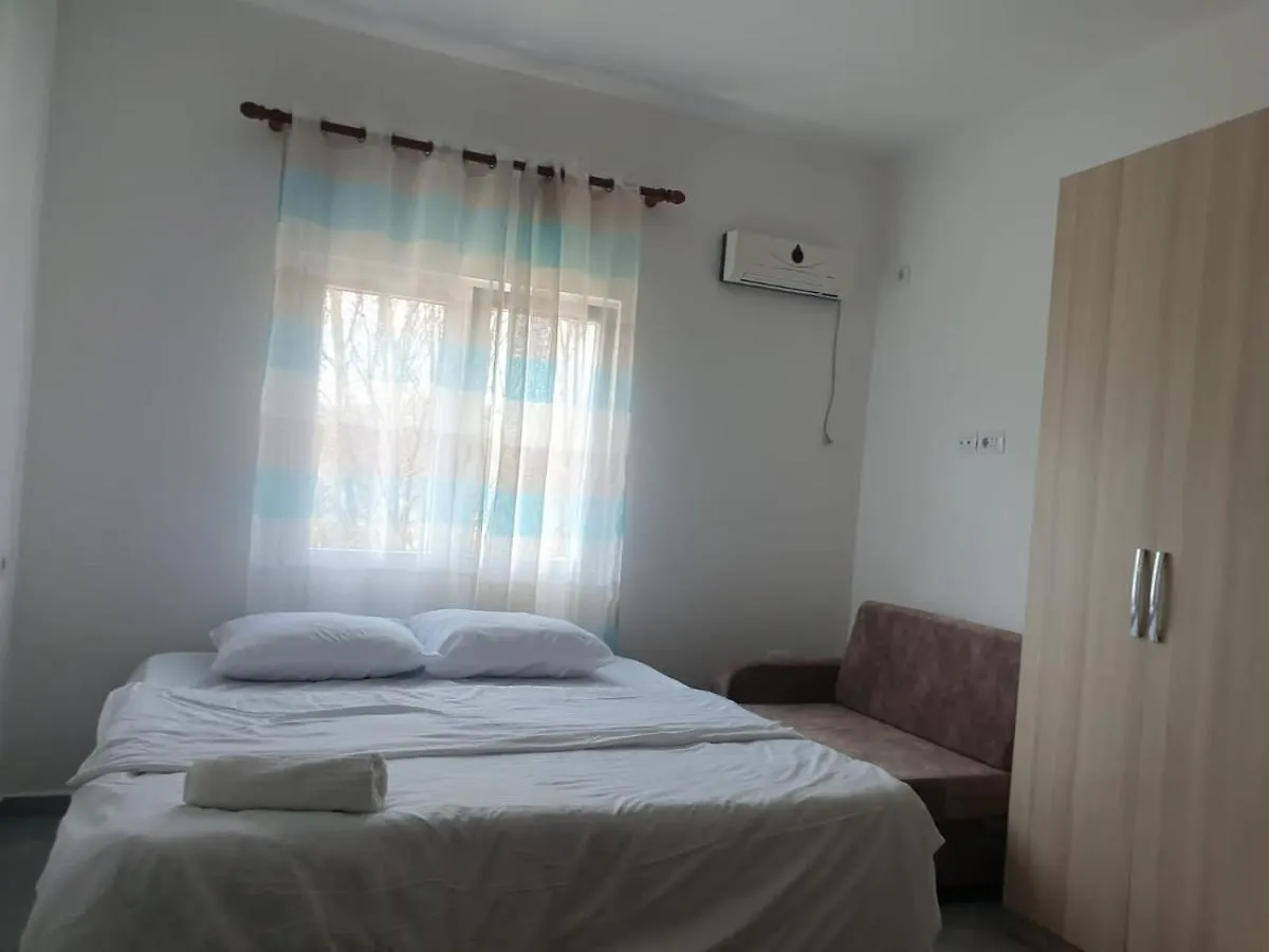 Bar-Restaurant-Hotel-Familja Klos