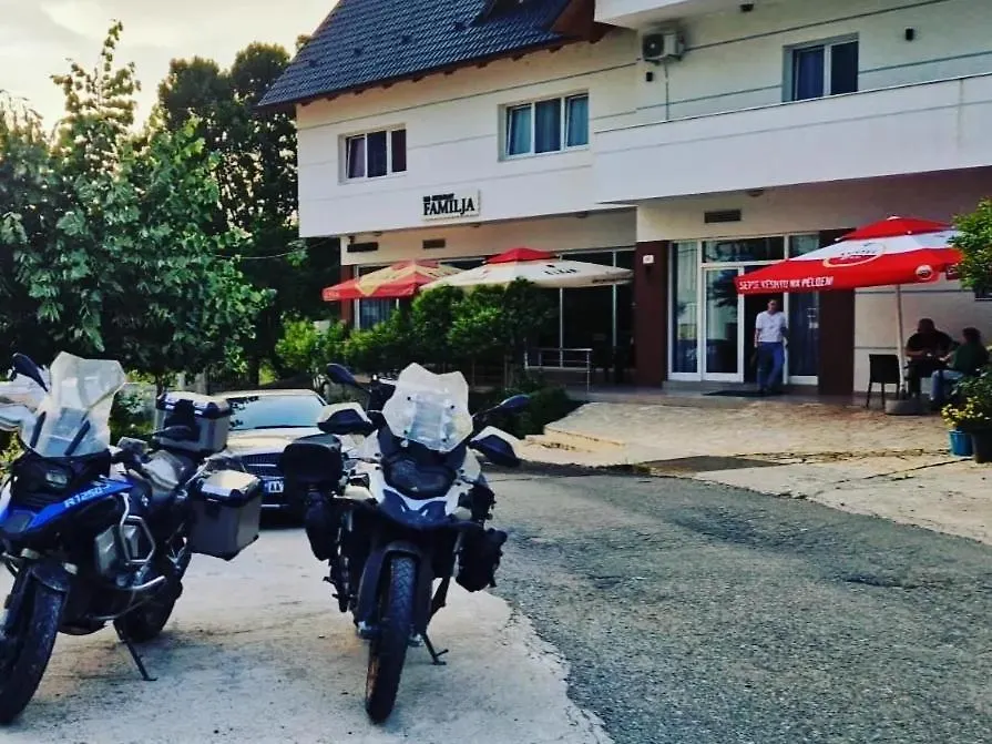Bar-Restaurant-Hotel-Familja Klos 5*,