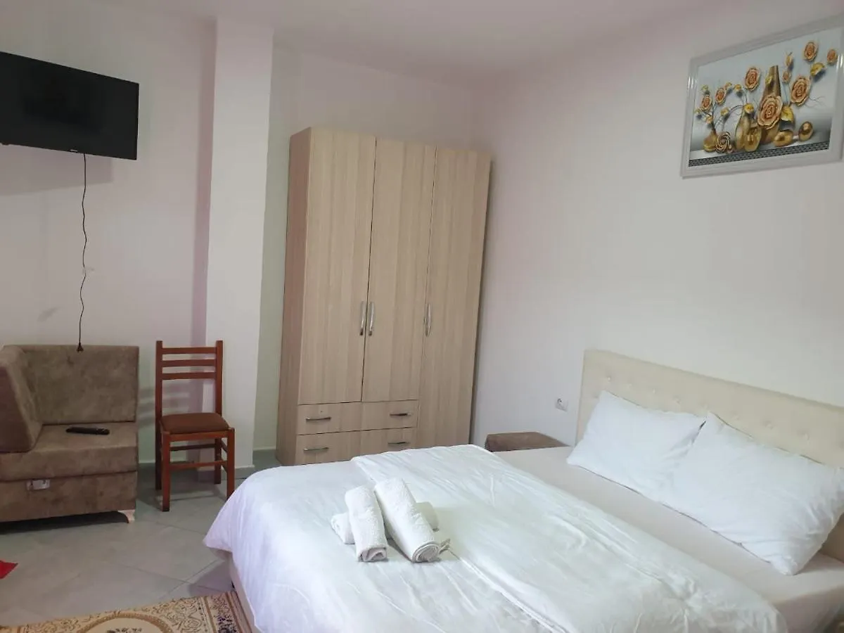 Hotell Bar-Restaurant-Hotel-Familja Klos