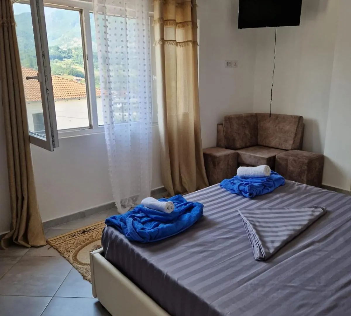 Bar-Restaurant-Hotel-Familja Klos