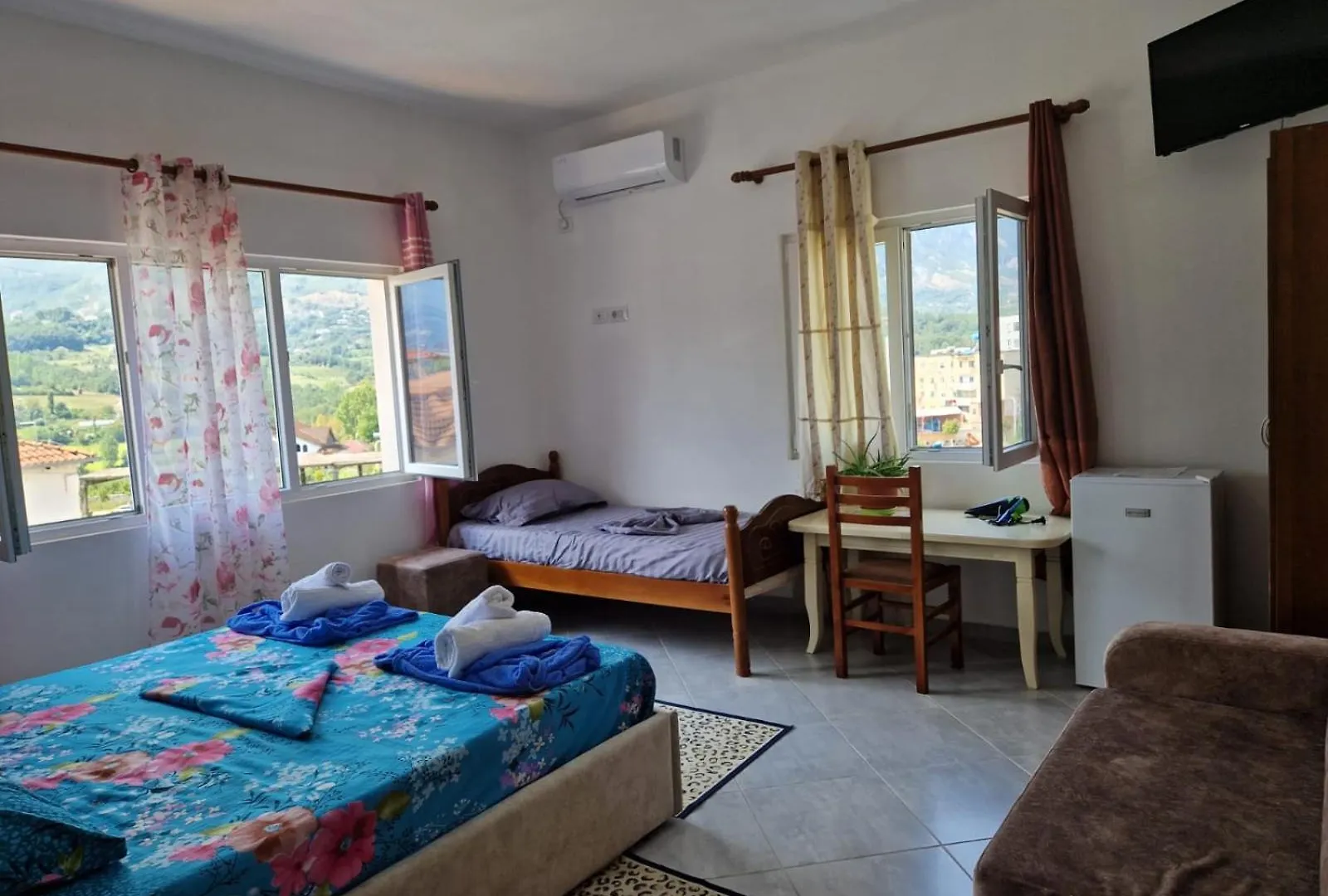 Bar-Restaurant-Hotel-Familja Klos Αλβανία