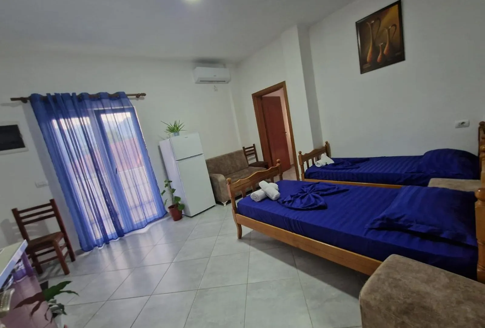 Ξενοδοχείο Bar-Restaurant-Hotel-Familja Klos