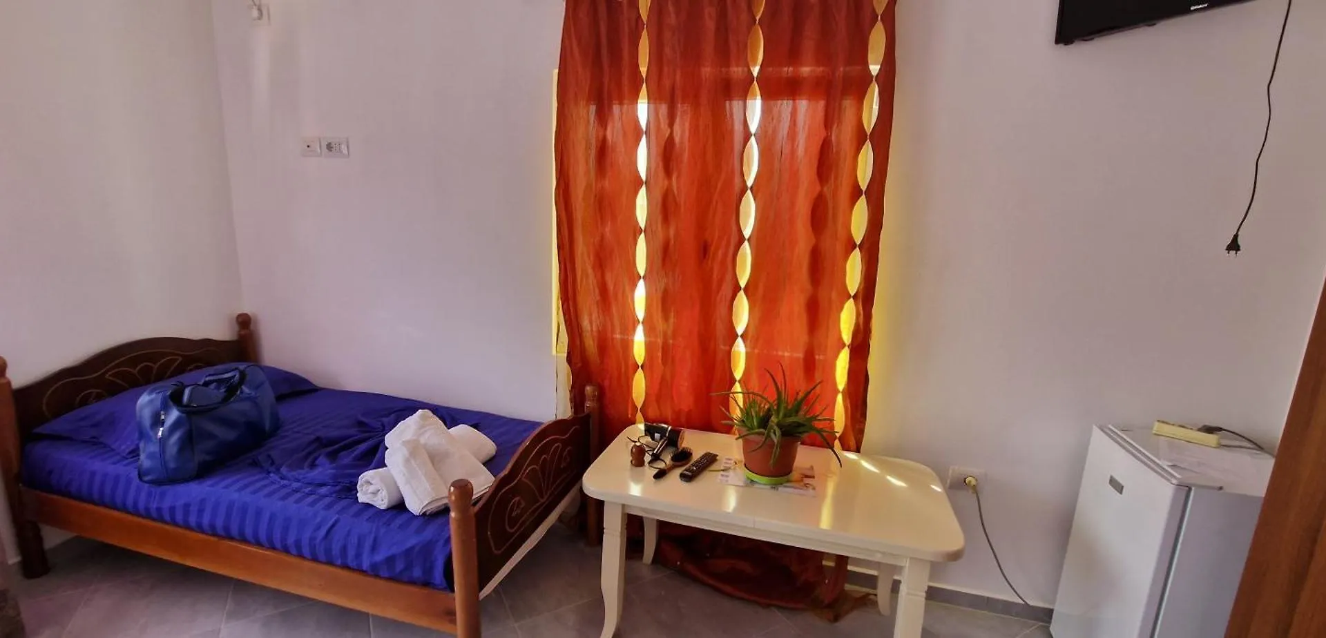 Bar-Restaurant-Hotel-Familja Klos